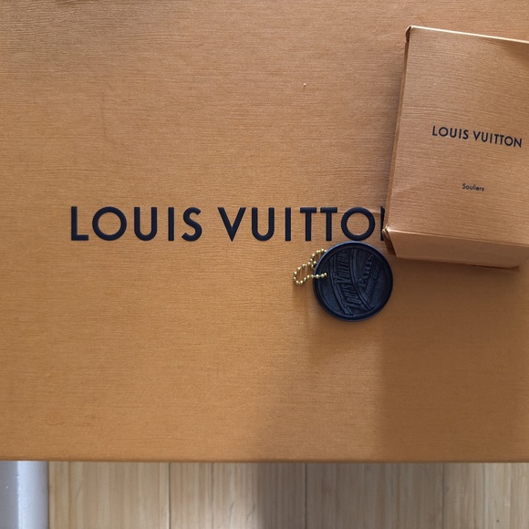 Louis Vuitton Leather High Top - Picture 9 of 11